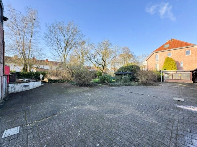 Hinterhof & Garten
