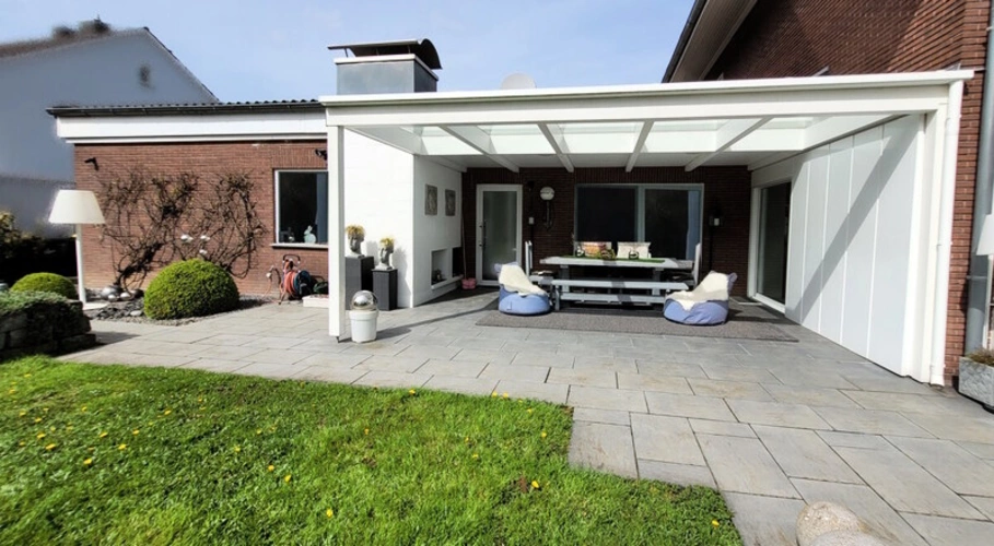 überdachte Terrasse