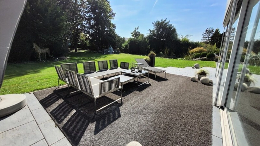 große Süd-Terrasse