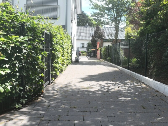 Zufahrt zum Grundstück