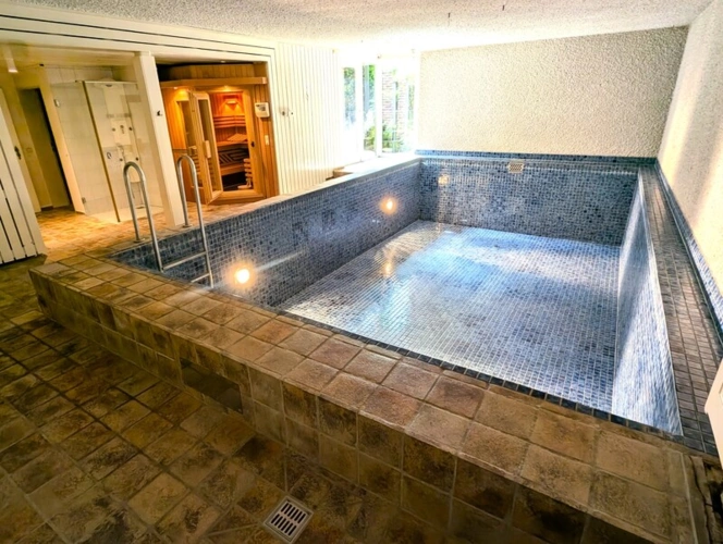 Neben Ihrem privaten Pool haben Sie die Möglichkeit ins Freie zu treten
