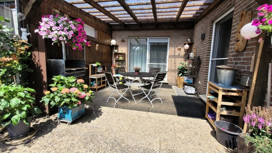 überdachte Terrasse
