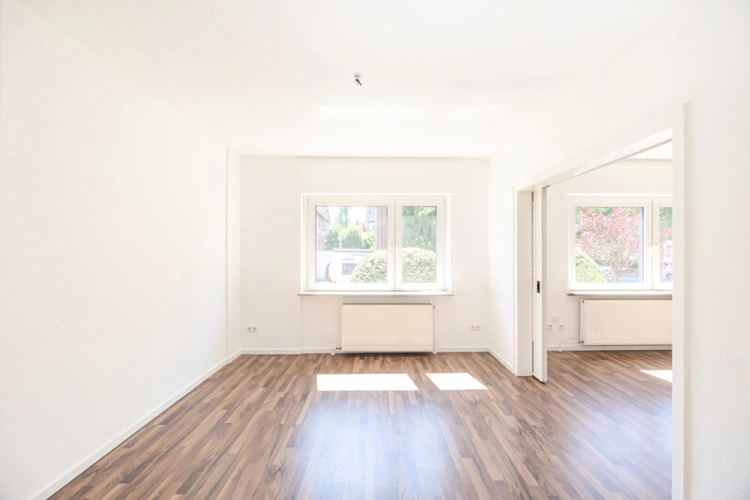 Das geräumige Schlafzimmer