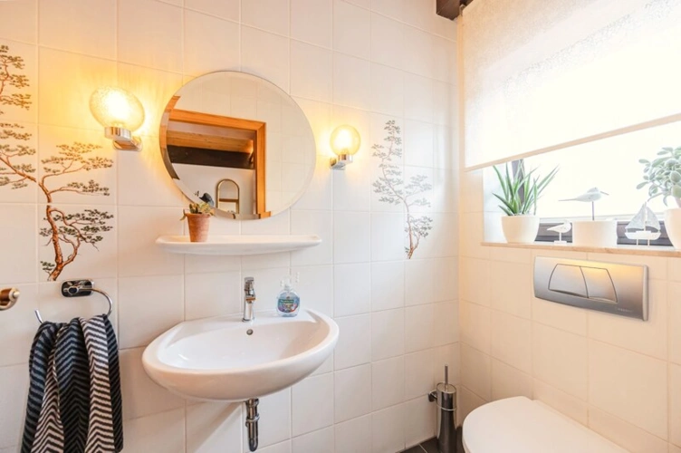Einladendes Gäste-WC im Erdgeschoss