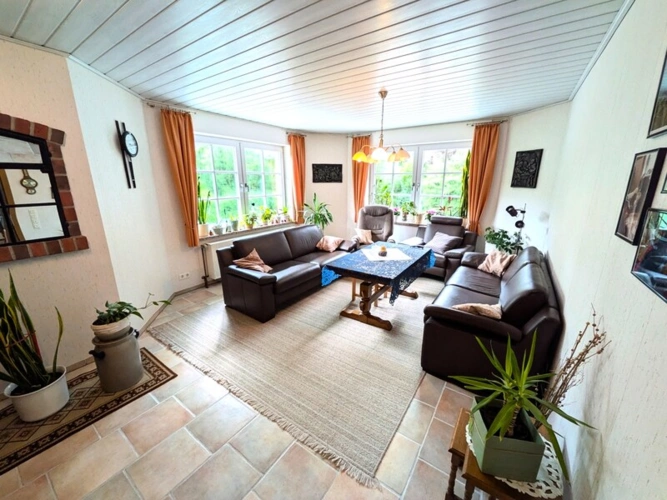 Weiteres wohnliches Zimmer