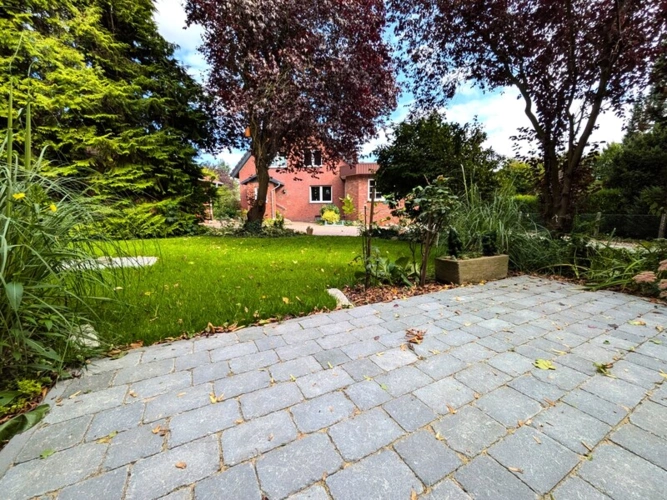 Wundervoller, großer Garten mit vielen Möglichkeiten
