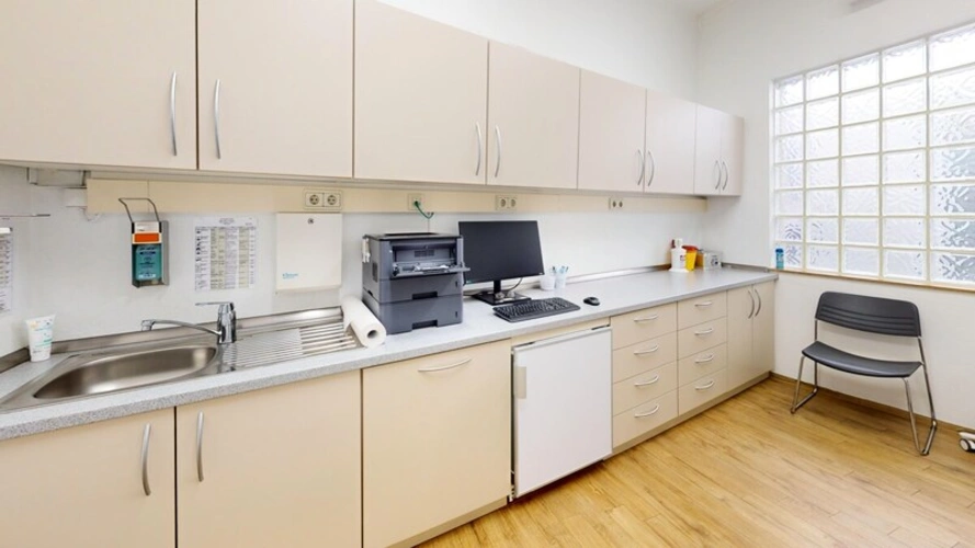 Küche mit Aufenthaltsraum