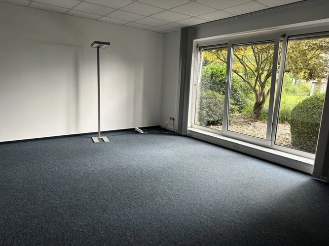 Büroraum im Erdgeschoss