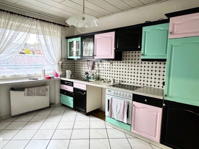 Diele mit Aufgang zur zweiten Wohnung