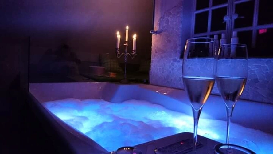 Backhaus - Whirlpool im Schlafzimmer