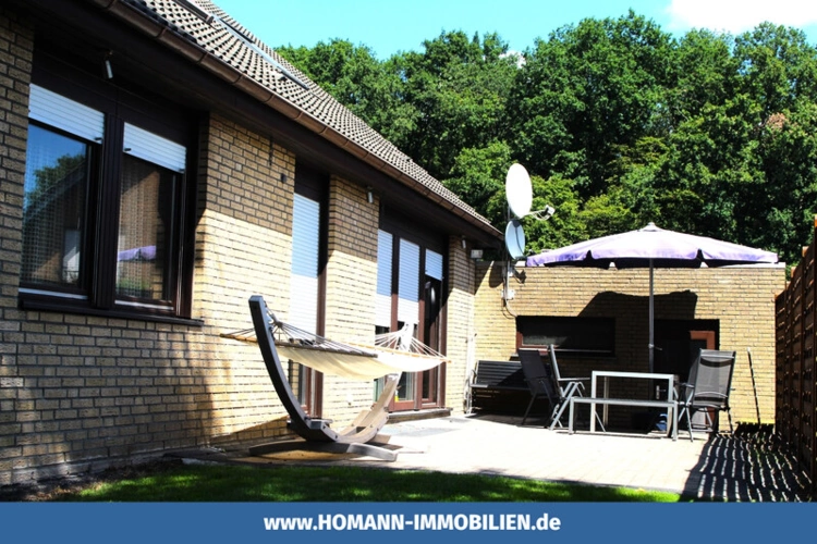 Wundervolle Sonnenterrasse mit Zugang zum Wohnzimmer