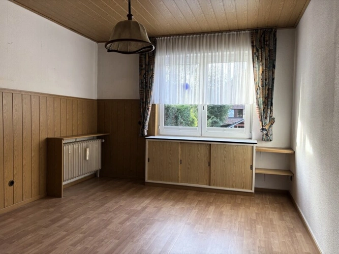Zimmer EG-Wohnung