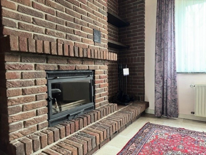 Das geräumige Bad im OG mit Wanne