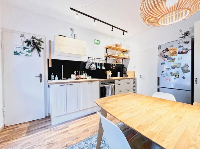 Die Hochterrasse mit Blick zur Küche...