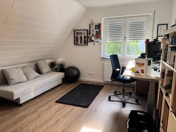 Büro- bzw. Kinderzimmer