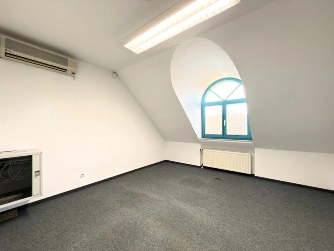 Büro-Behandlung 3