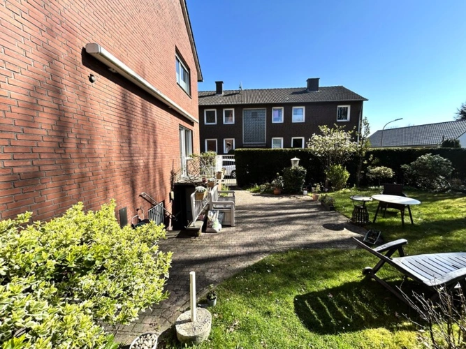 Ansicht seitlich Garten