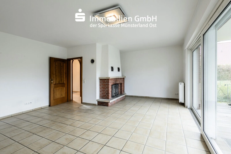 Wohnzimmer mit Kaminecke