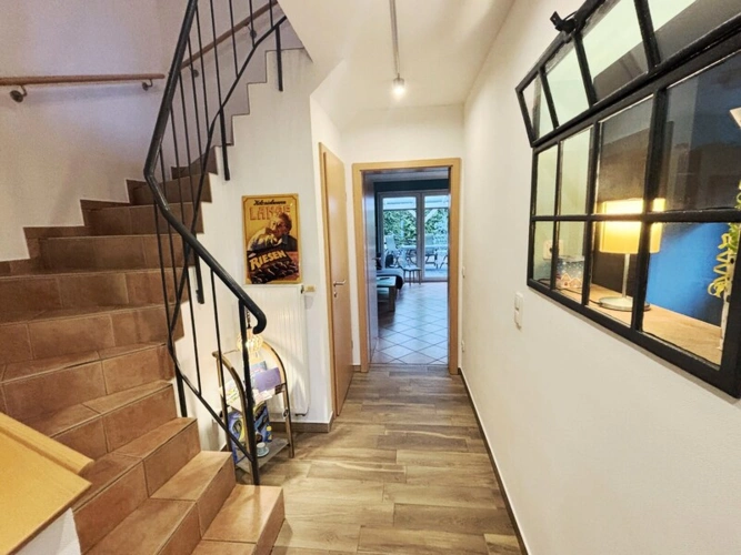 Flur + Treppenhaus