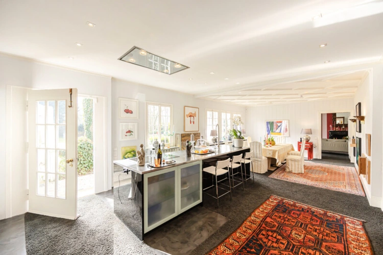 Küche mit Essbereich