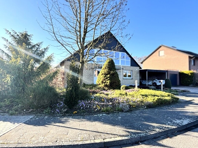 Straßenansicht