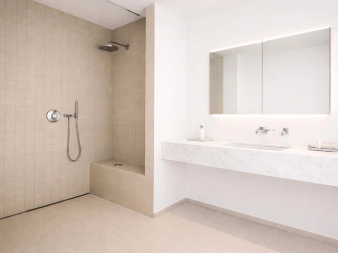 Badezimmer 1.OG