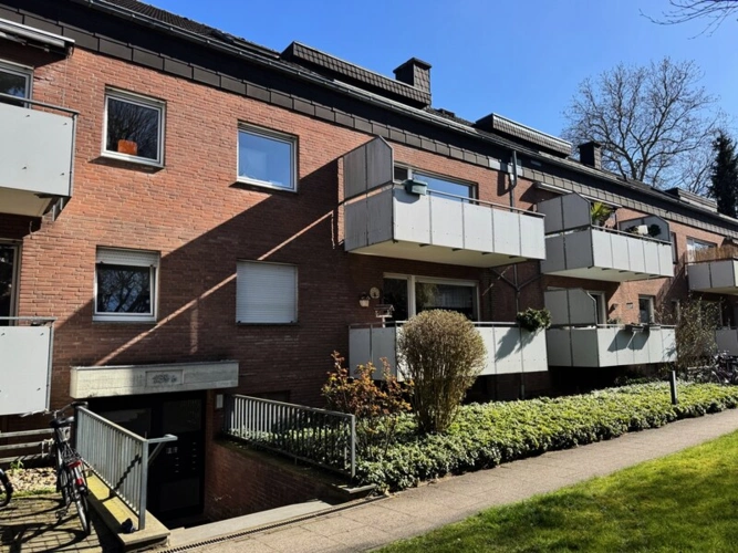 Eine Garage ist der ETW zugeordnet