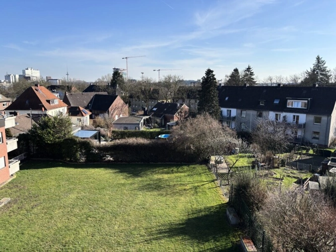 Blick von der Wohnung im DG