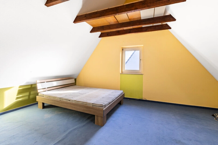 Extra Zimmer Spitzboden Vorderhaus