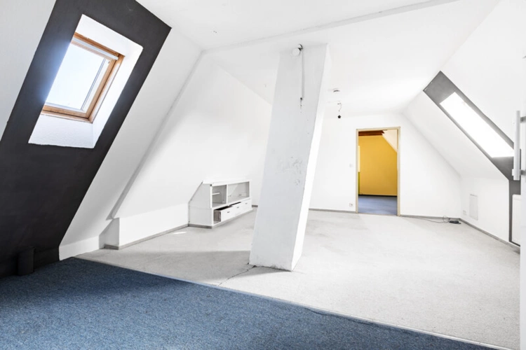 Ausgebauter Spitzboden Vorderhaus