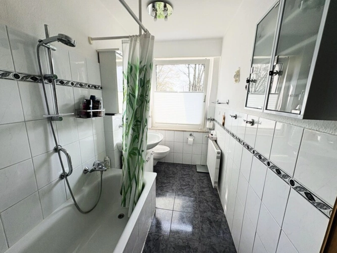 Bad Wohnung EG