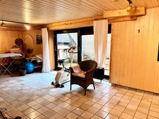 Wellnessbereich mit Sauna, Tauchbecken, Schwalldusche, blickgeschützter Außenbereich