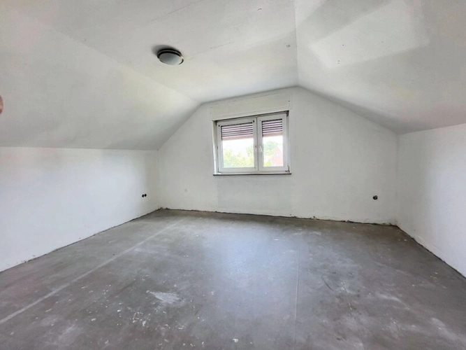 Zimmer Wohnung DG