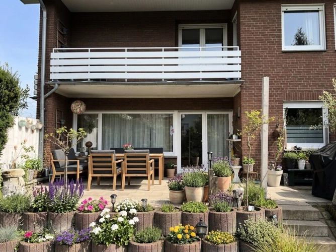 Terrasse *Bild mit KI bearbeitet*