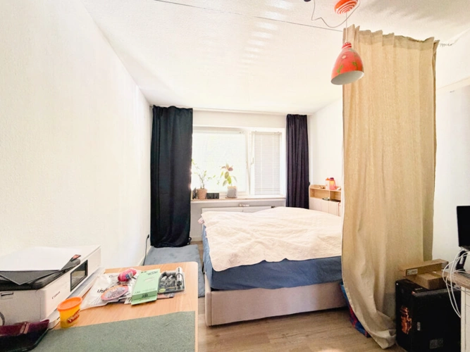 Das Schlaf- und Arbeitszimmer