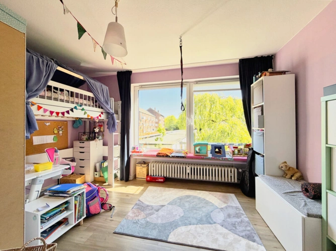 Ein lichtdurchflutetes Kinderzimmer...