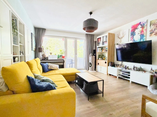 Das geräumige Wohnzimmer...