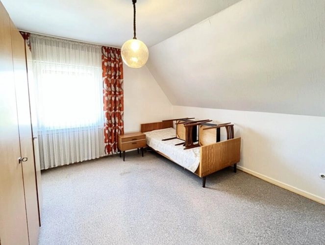 Schlafzimmer DG