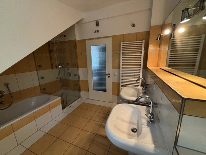 Badewanne & Dusche