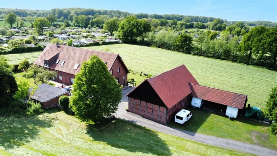 Luftbild des Hofes