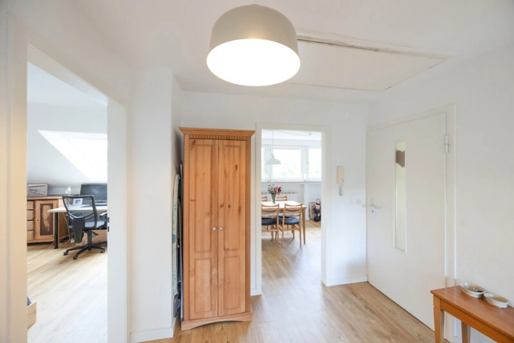 Das geräumige Wohnzimmer...