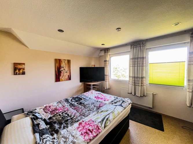 Schlafzimmer DG