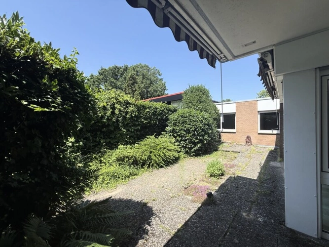 Blick von der überdachten Terrasse
