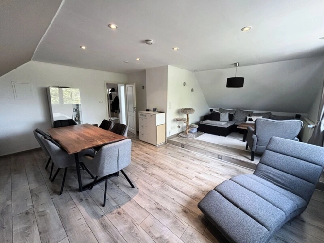 Wohnzimmer und Essbereich