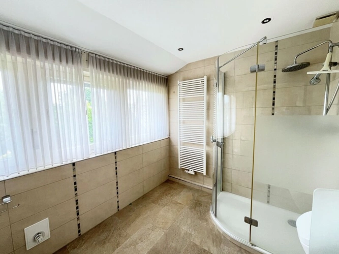 Badezimmer DG