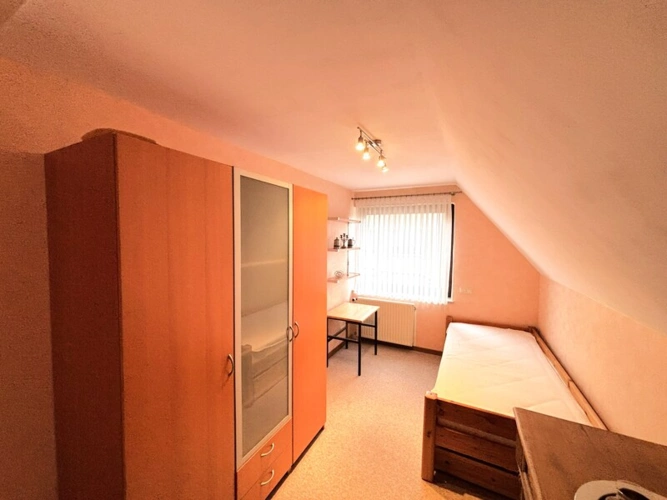 Schlafzimmer DG