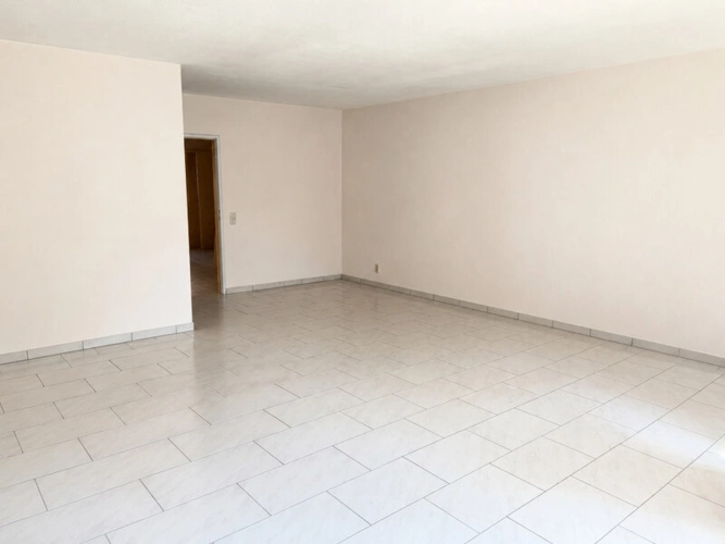 Wohn-/Esszimmer (Visualisierung unmöbliert)