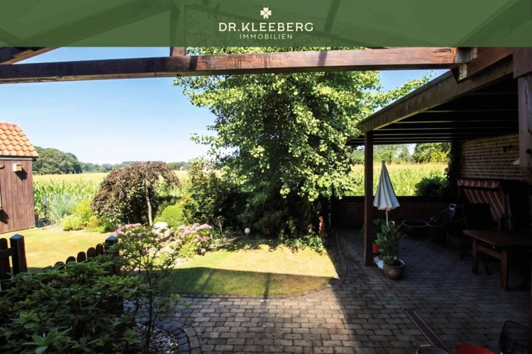 Garten mit Blick ins Grüne