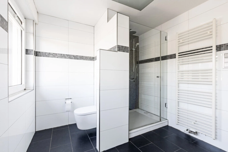 Badezimmer Obergeschoss Vorderhaus