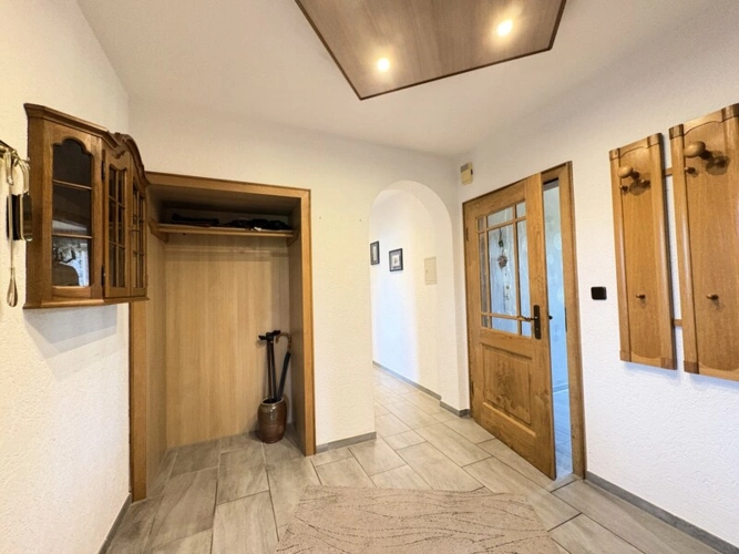 Garderobe EG
